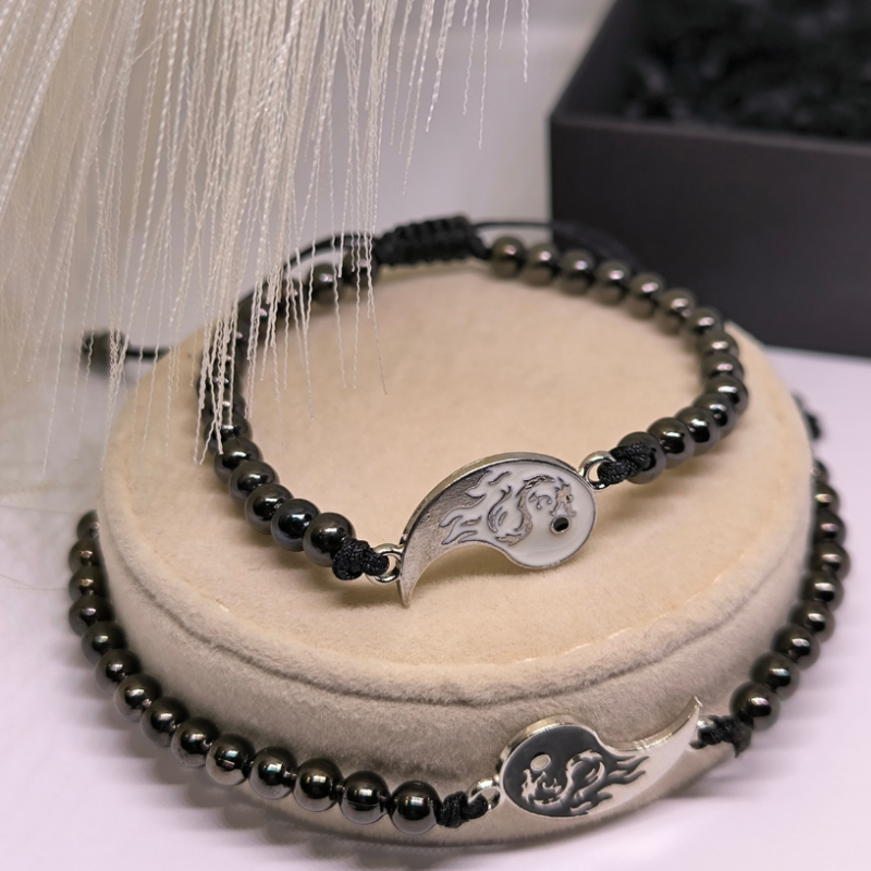 Minimālistiskas pāru rokassprādzes ar pērlītēm „Smalkā saikne“