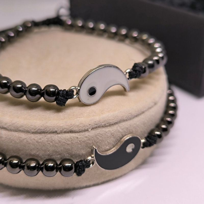 Smalkas pāru rokassprādzes „Melnais minimālisms“