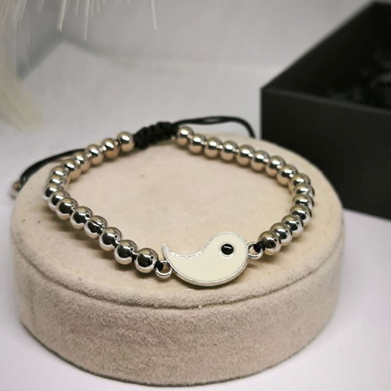 Sudraba krāsas krellīšu rokassprādze ar Yin-Yang simbolu