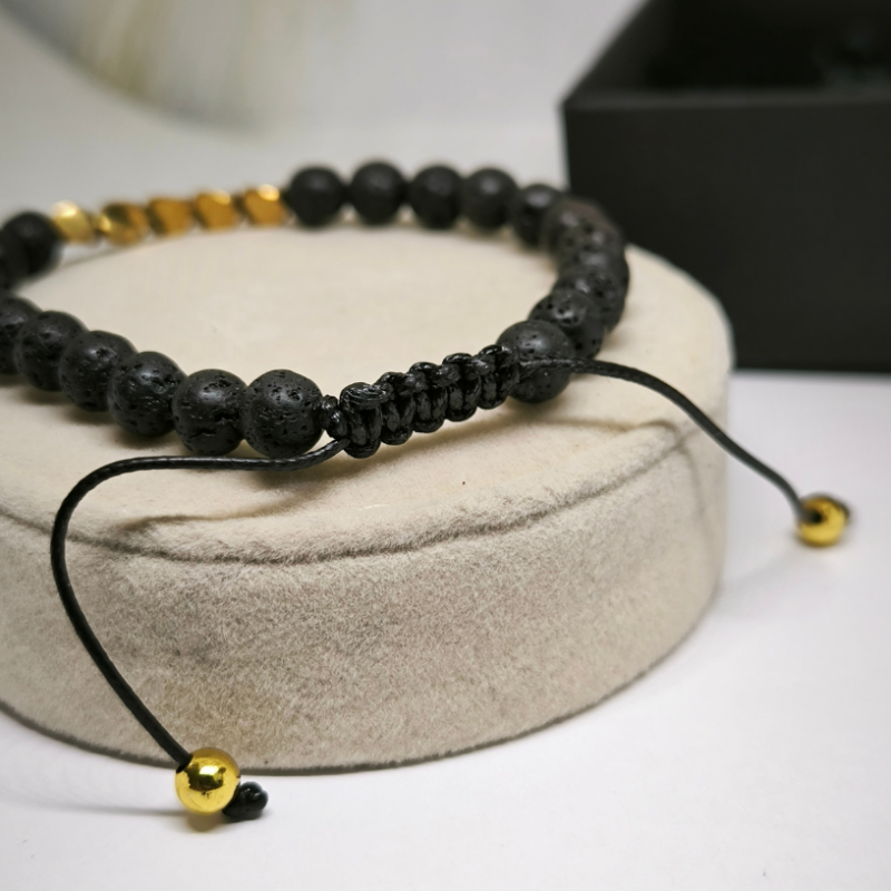 Roku darināts lavas krellīšu rokassprādžu komplekts