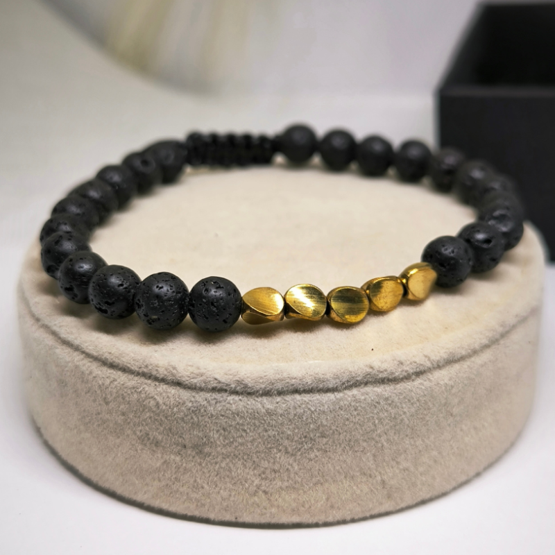 Roku darināts lavas krellīšu rokassprādžu komplekts