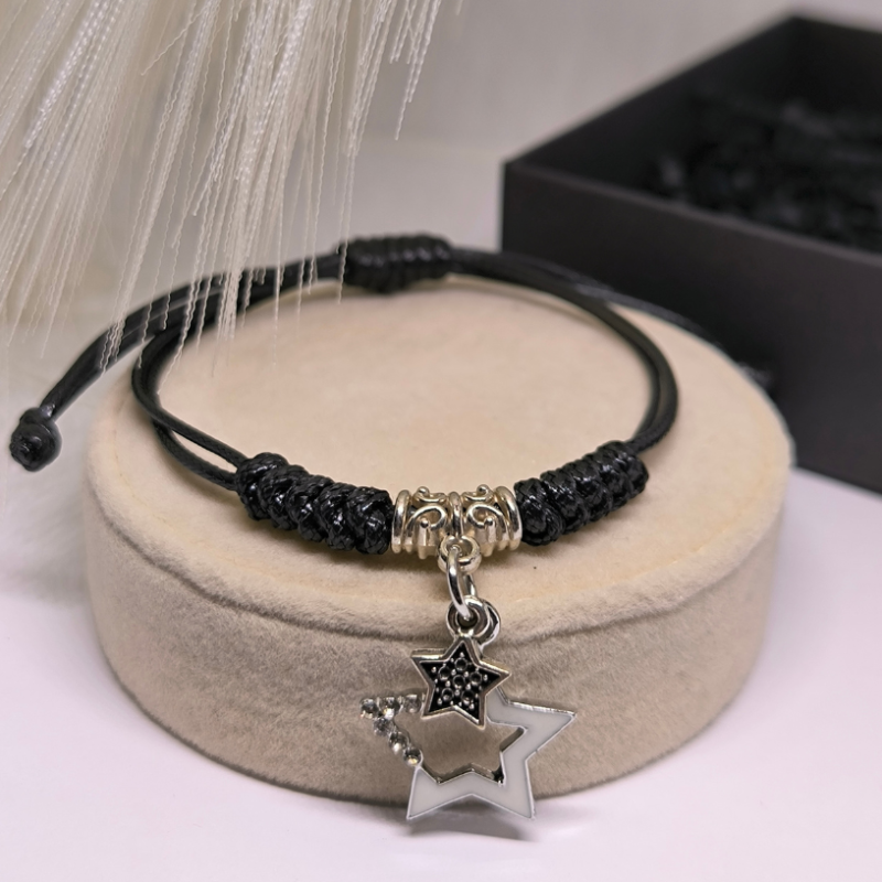 Regulējamas rokassprādzes ar metāla akcentiem