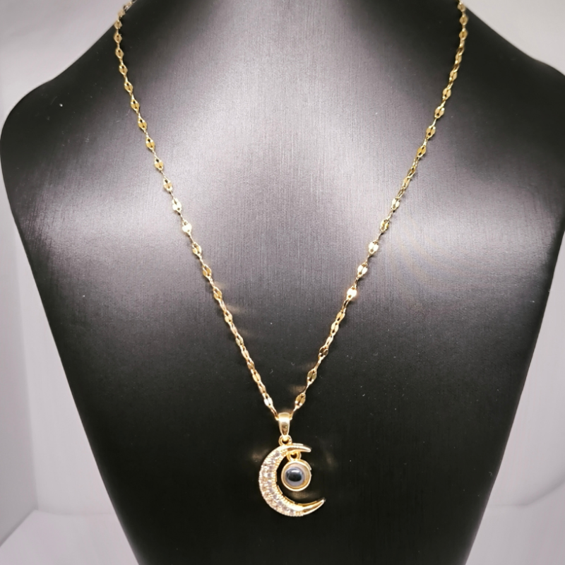 Mēness formas kulons ar vārdiem "Es tevi mīlu" (100 valodās)