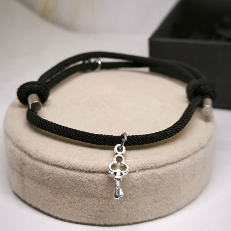 Auduma rokassprādzes "Sirds atslēga"