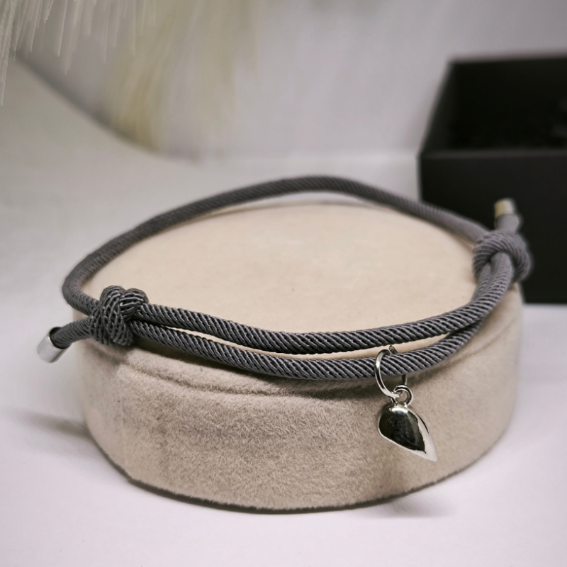 Auduma rokassprādžu komplekts ar piekariņu