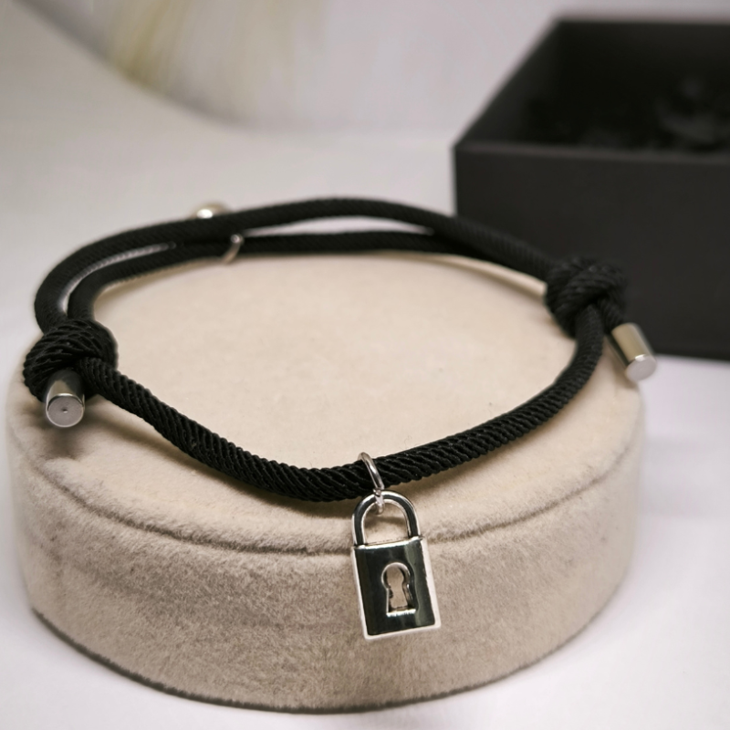 Auduma rokassprādzes "Sirds atslēga"