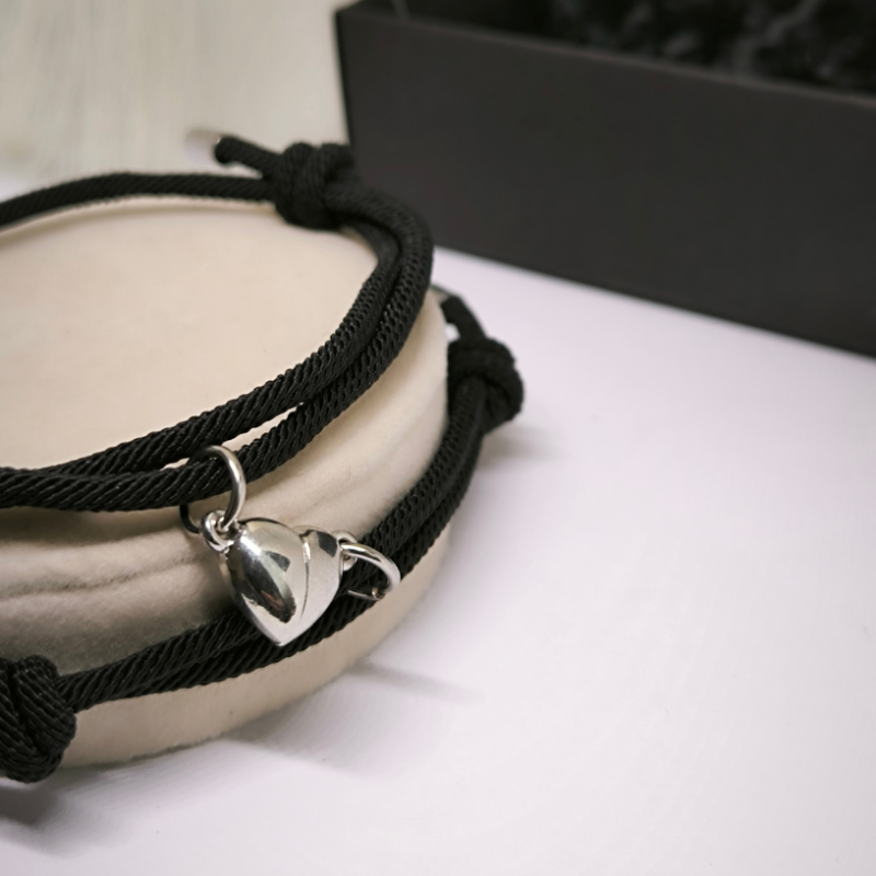 Rokassprādžu pāra komplekts "Mīlestības magnēts"