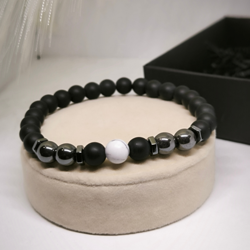 Magnētiska pēdas rokassprādze no pērlītēm