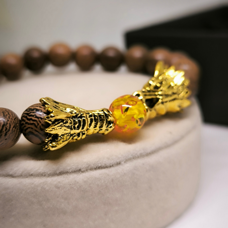 Pērļu rokassprādze ar pūķiem