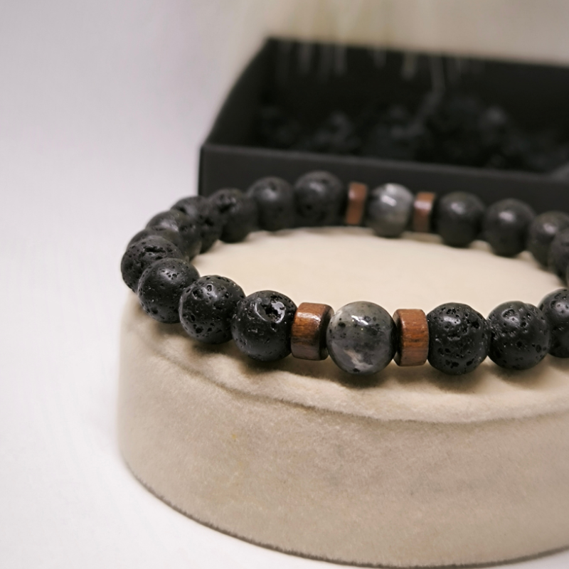 Enerģētiska, tumša lavas krellīšu rokassprādze