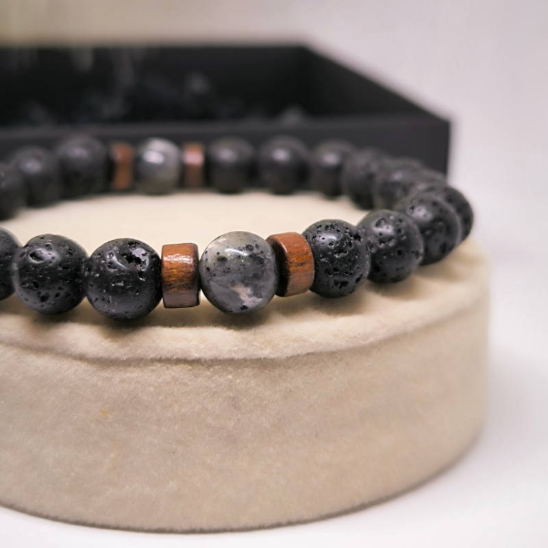 Enerģētiska, tumša lavas krellīšu rokassprādze