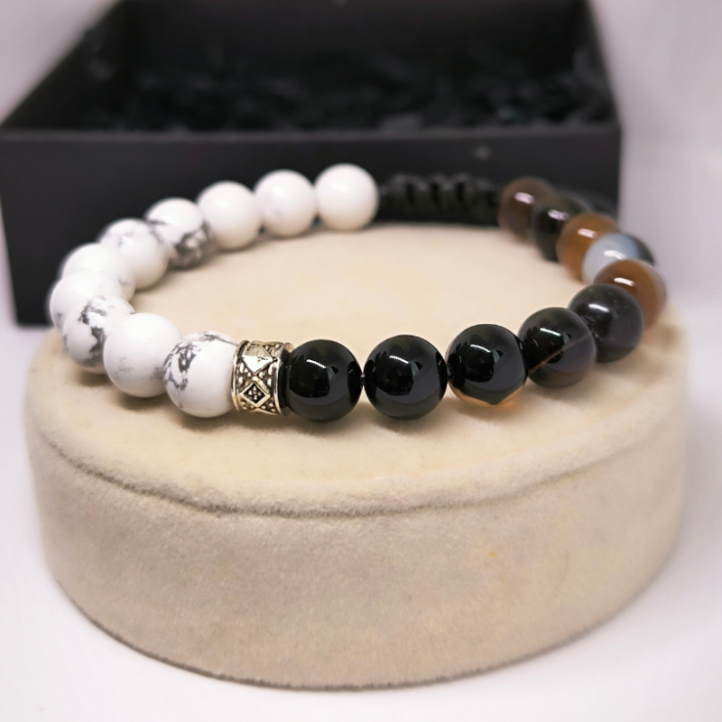 Enerģētiskā rokassprādze no oniksa pērlītēm