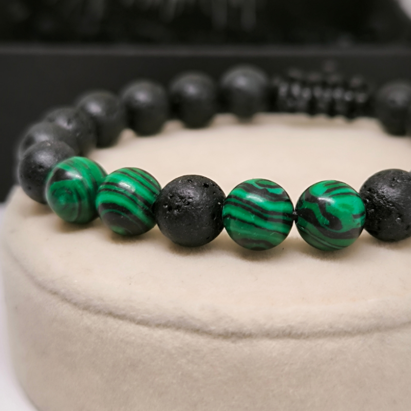 Lavas un malahīta krellīšu rokassprādze