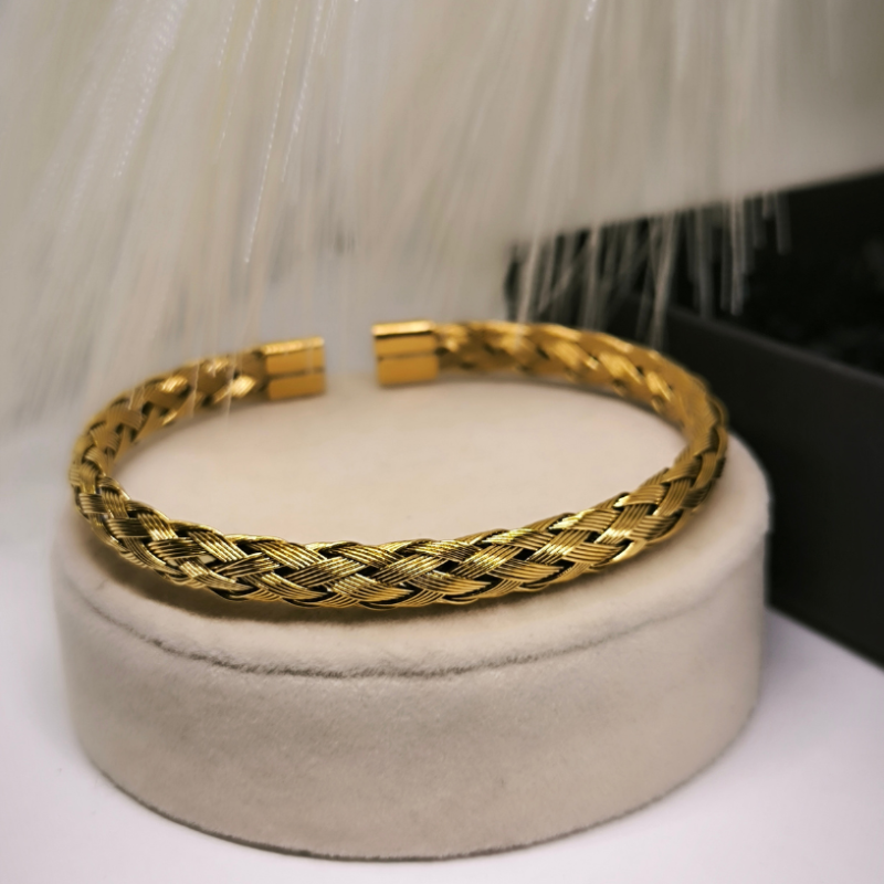 Vīriešu nerūsējošā tērauda rokassprādžu komplekts