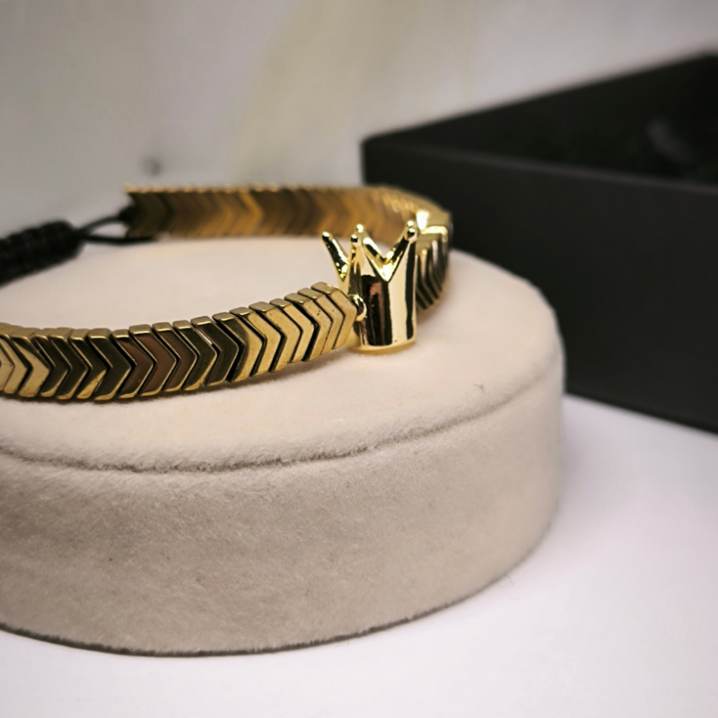 Regulējama vīriešu rokassprādze ar kroņa formas akcentu