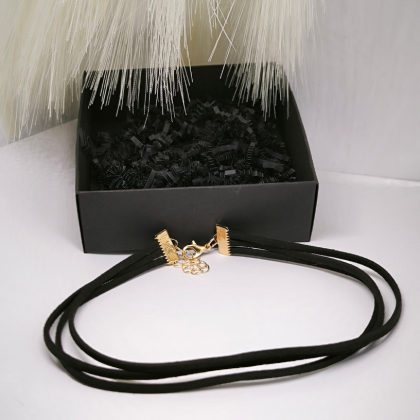 Čokeris (choker) no trim lentēm