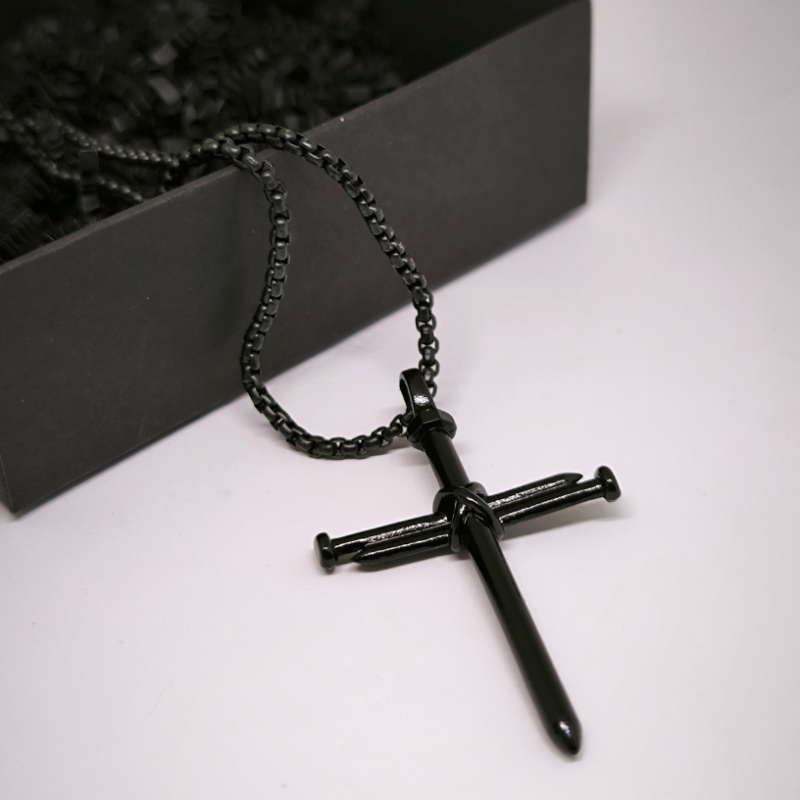 Melns stilīgs krustiņš