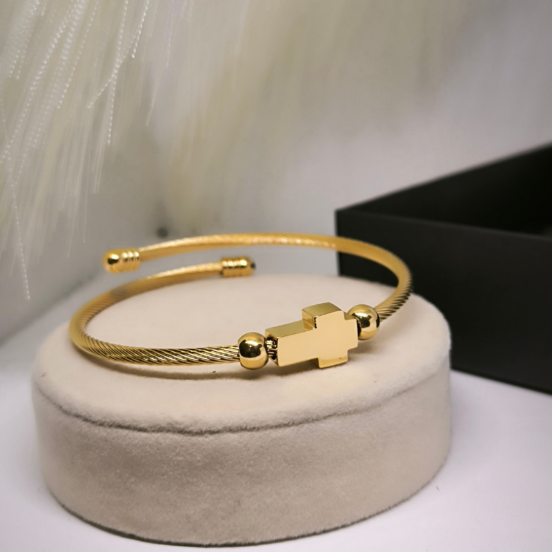 Zelta krāsas nerūsējošā tērauda rokassprādžu komplekts vīriešiem