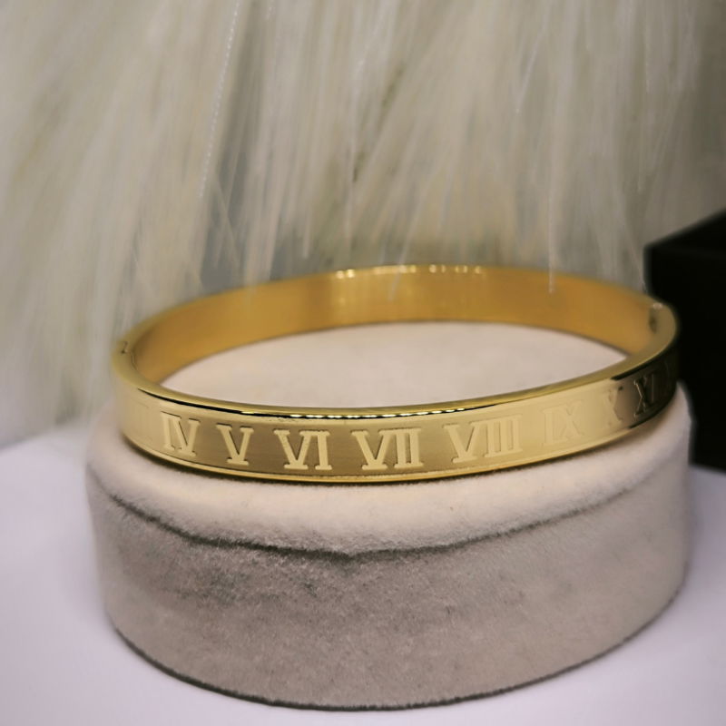 Karaliska rokassprādze ar romiešu cipariem