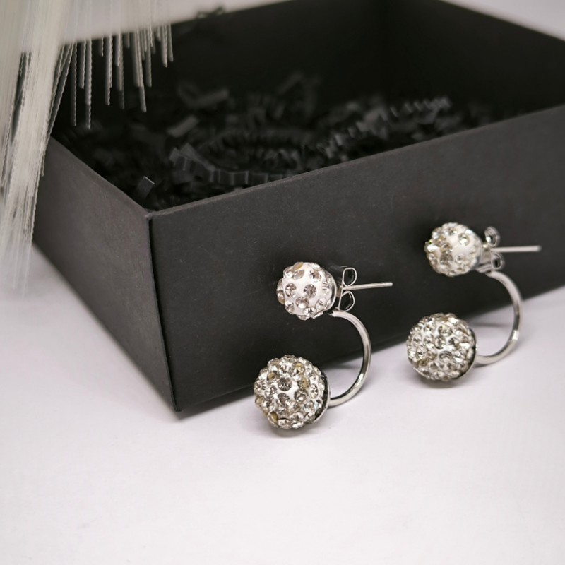 Auskari "Kad vēlas greznību..."