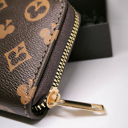 Kartīšu turētājs "Prada"