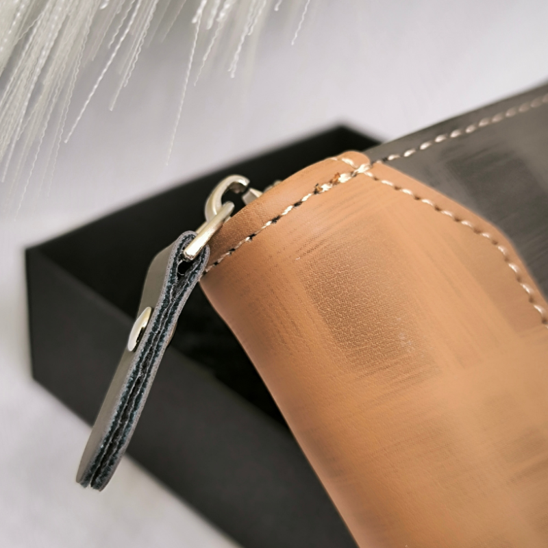 Kartīšu turētājs "Īstam vīrietim"