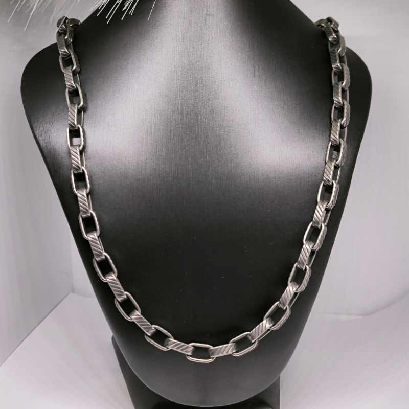 Vīriešu rotaslietu komplekts