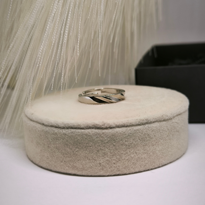 Gredzenu komplekts pārim "Vienkāršība"