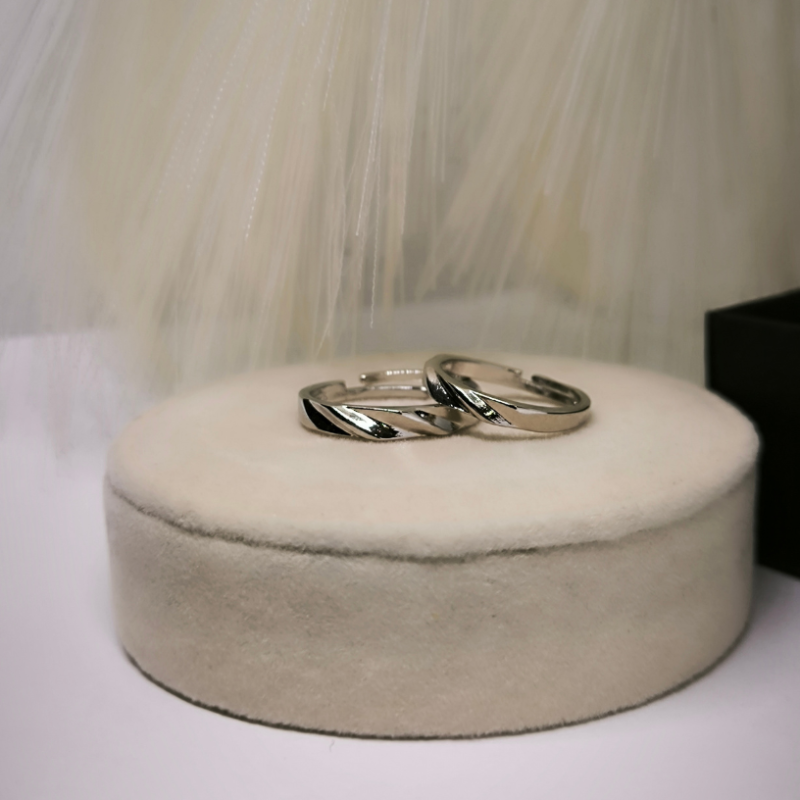 Gredzenu komplekts pārim "Vienkāršība"