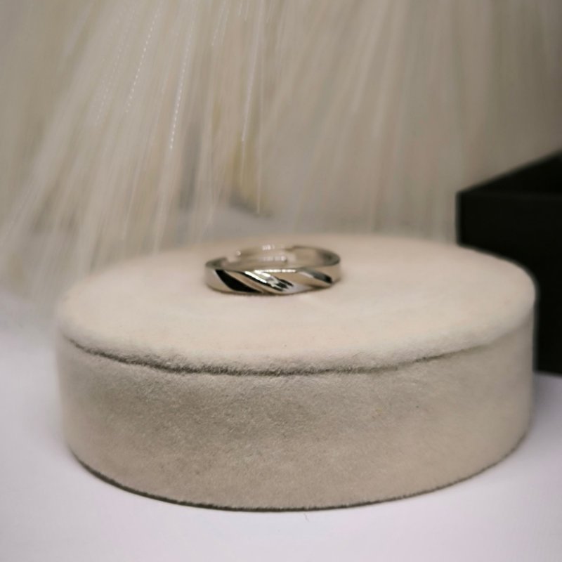 Gredzenu komplekts pārim "Vienkāršība"