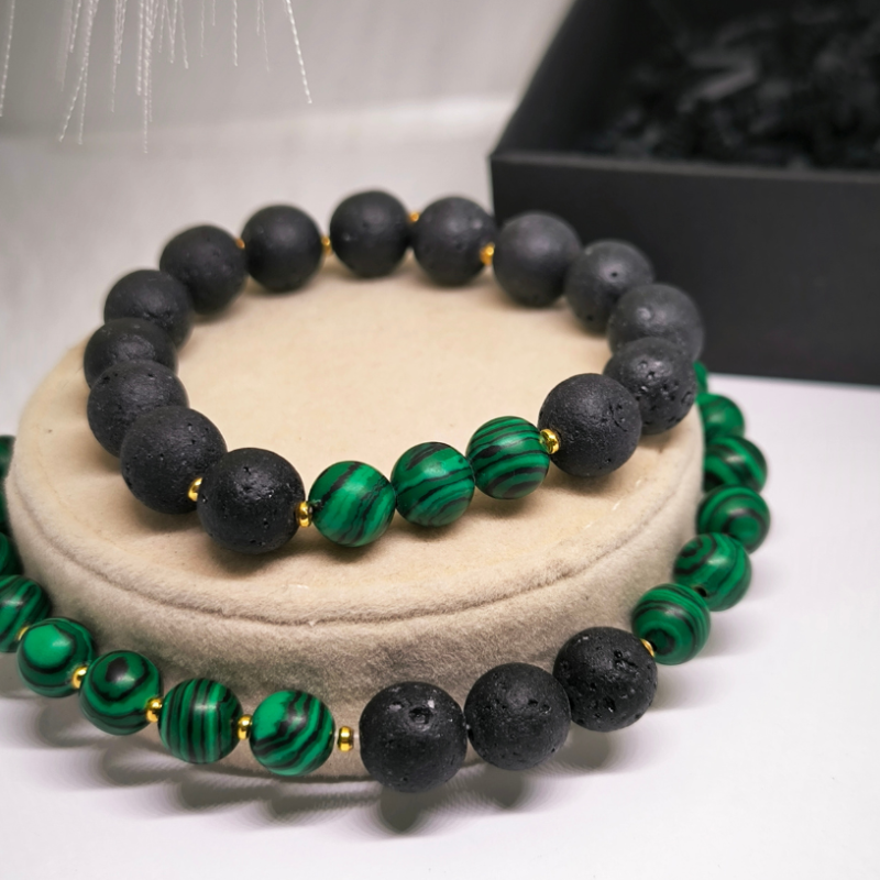 Malahīta un lavas akmens rokassprādžu komplekts „Zemes un uguns harmonija“