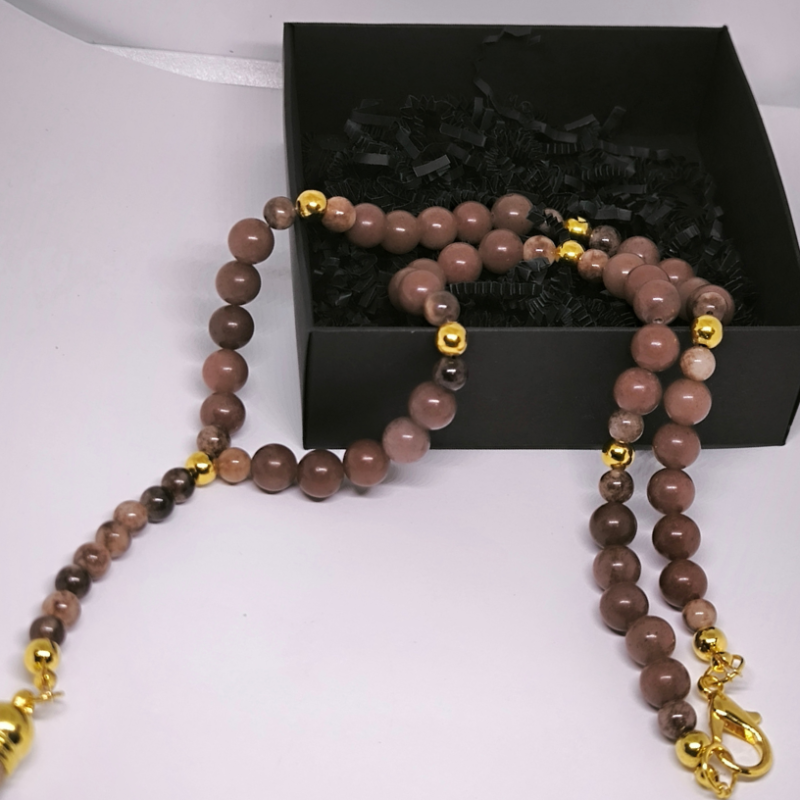 Rokām darināta kaklarota „Brūnais avanturīns un ahāts“