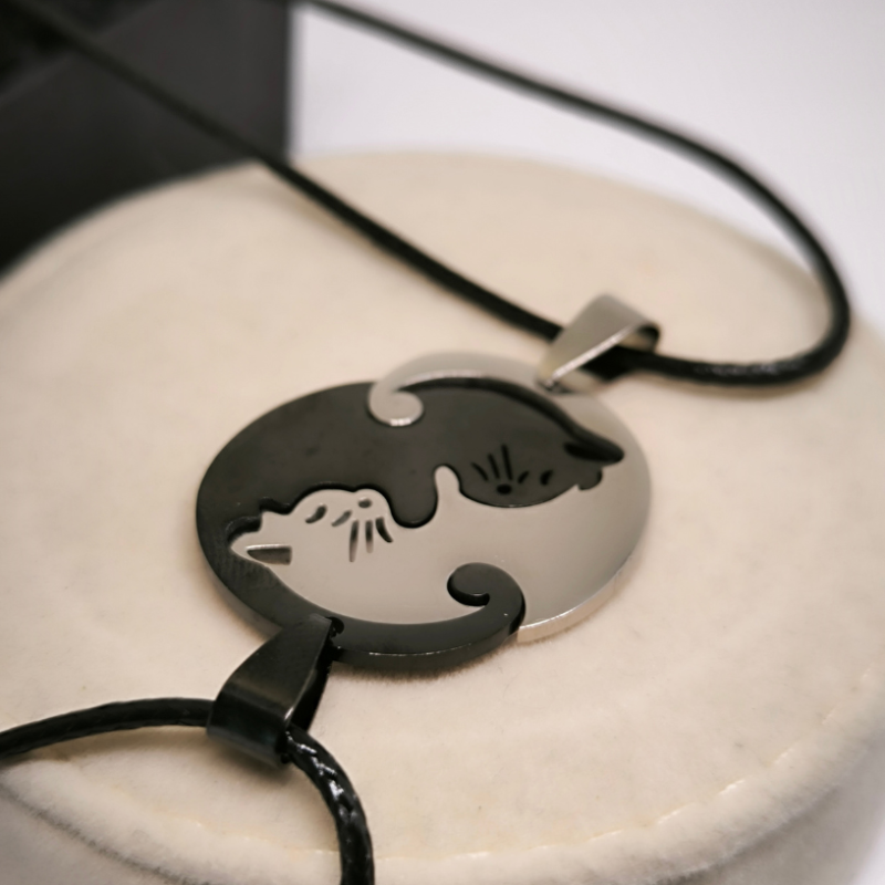 Pāra kaklarotu komplekts „Kaķiska Saziņa“