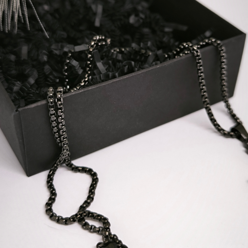 Tumša dizaina vīriešu krustiņš