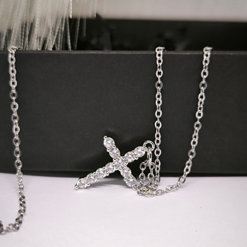 Sudraba krāsas krustiņš „Gaisma tevī“