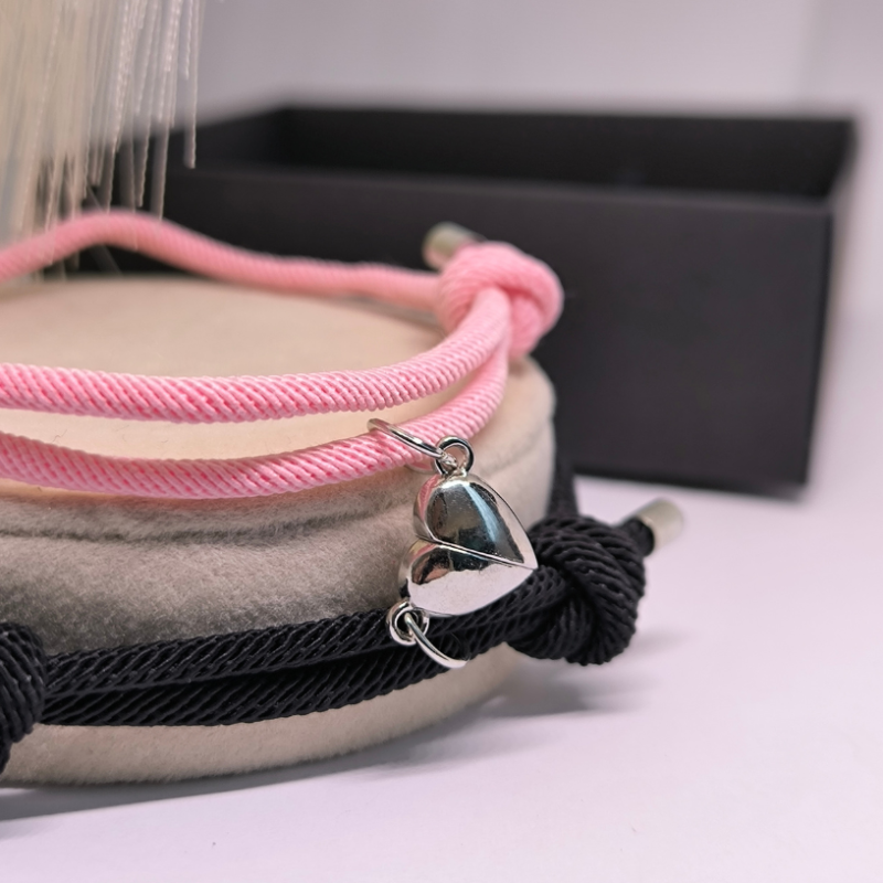 Magnētiskās rokassprādzes pāriem "Sirds"