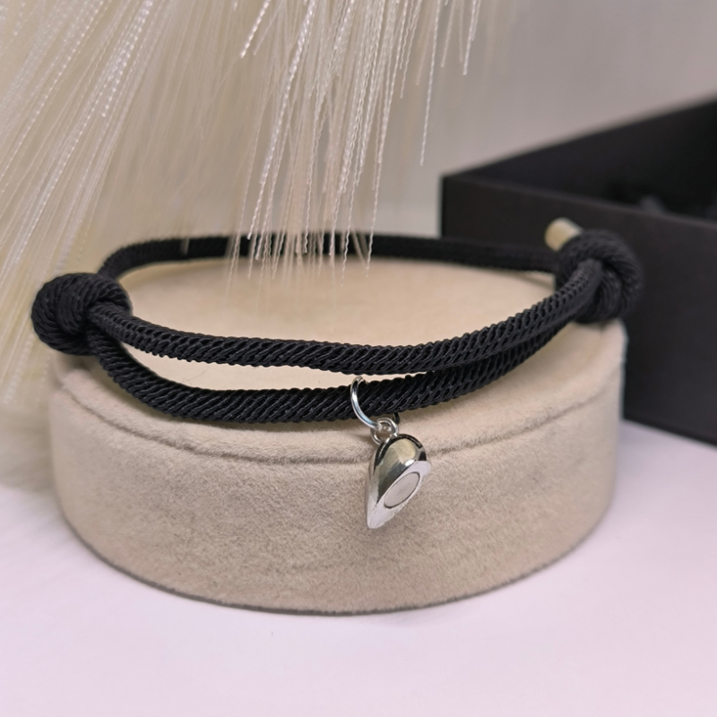 Magnētiskās rokassprādzes pāriem "Sirds"