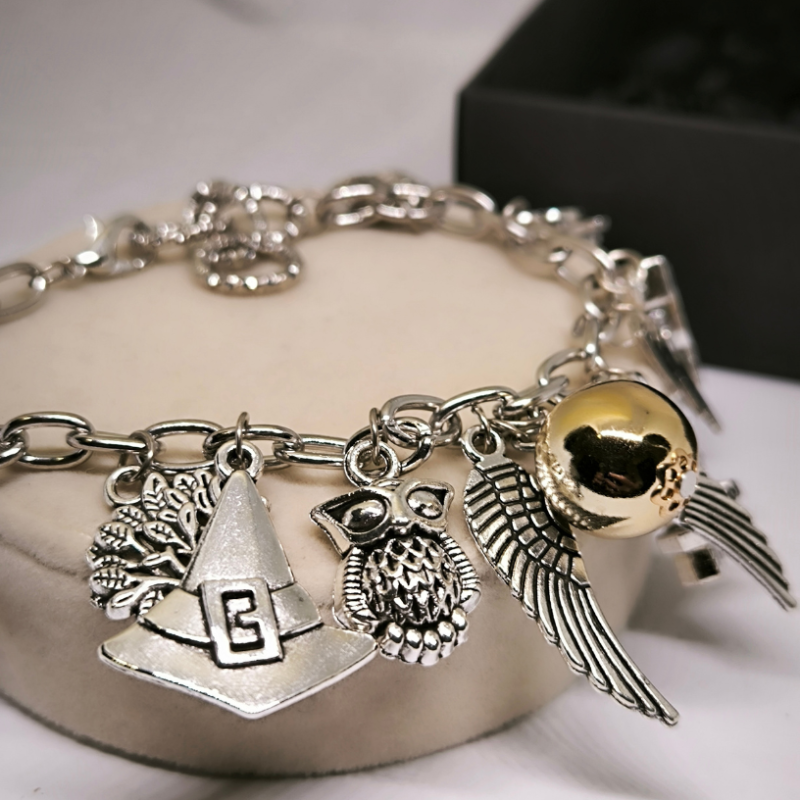 Moderna dizaina metāla aizdares rokassprādze