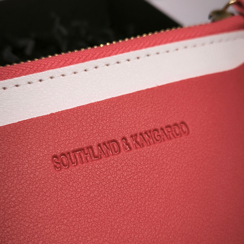 Kartešu turētājs "Sarkanais skūpsts"