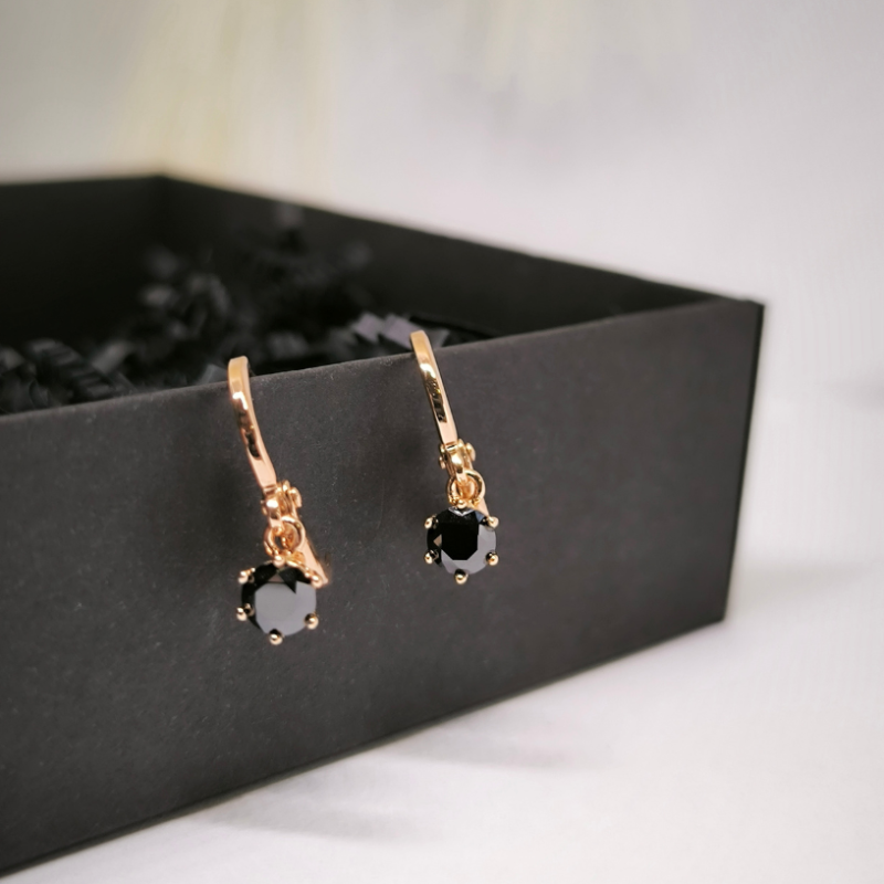 Stilīgas sieviešu auskari ar cirkoniju