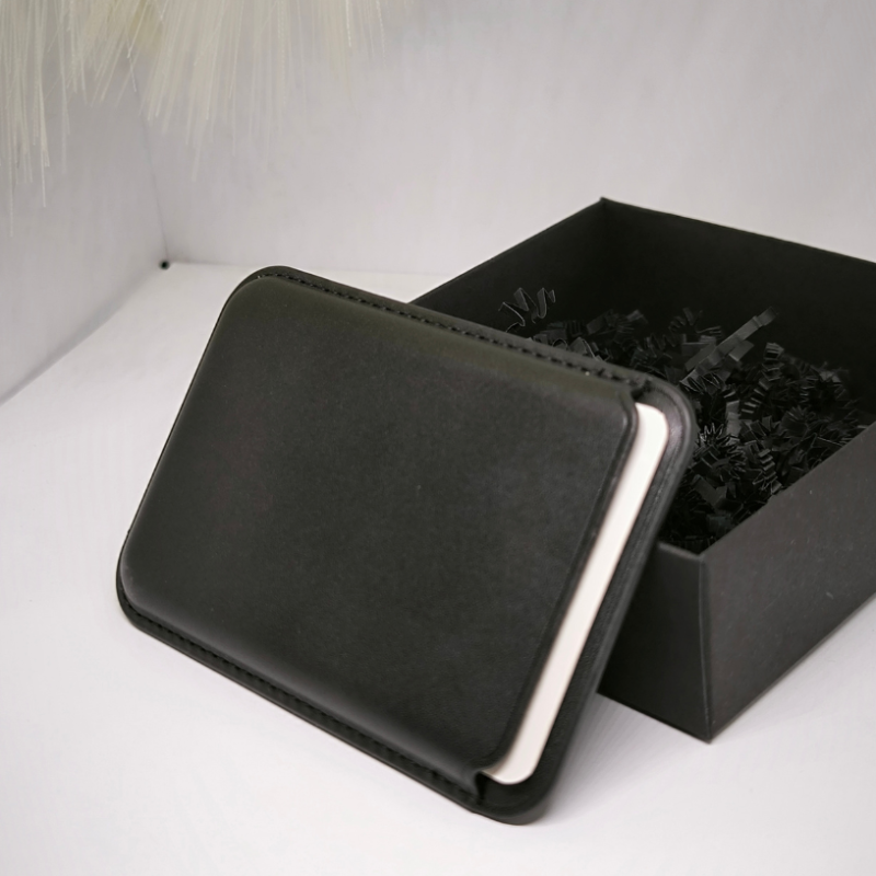 Kartīšu turētājs "Minimālisma elpa"