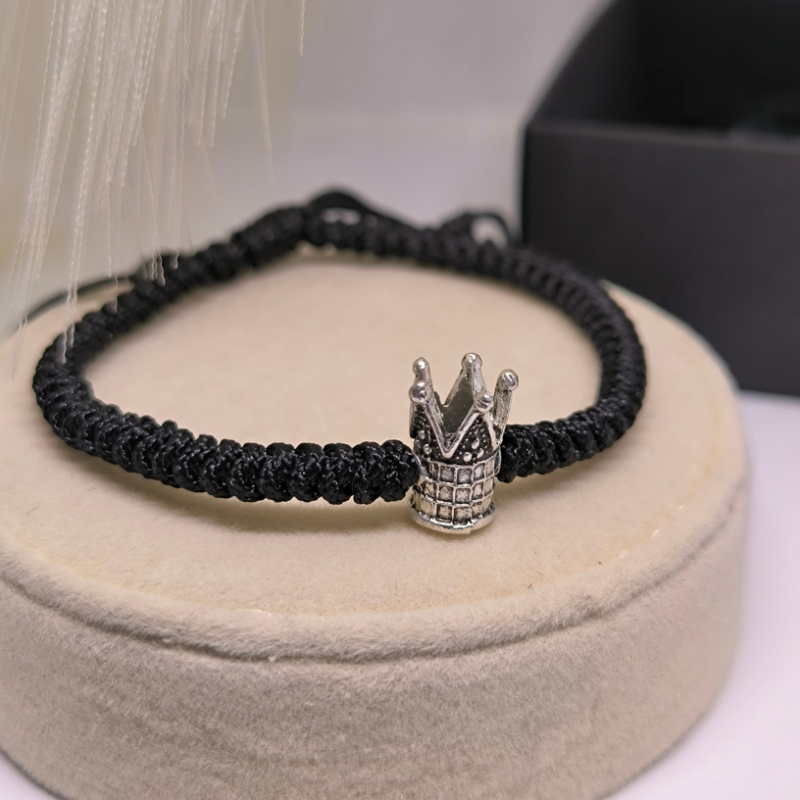 Rokassprādžu komplekts no rokām darinātiem audumiem