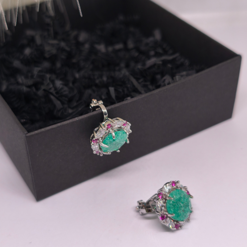 Auskari-klipši „Smaragda pasaka“