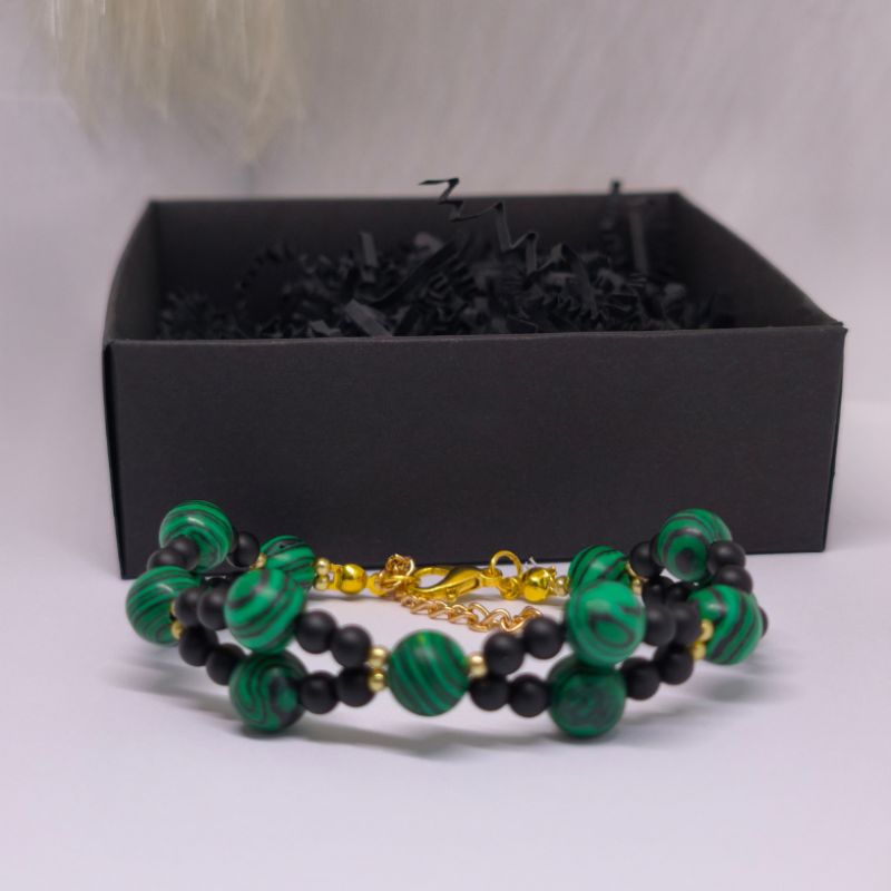 Roku darināta rokassprādze „Zaļais aizsargs“