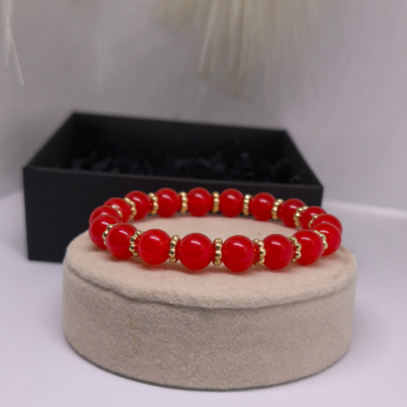 Roku darināta rokassprādze „Sarkanā enerģija“