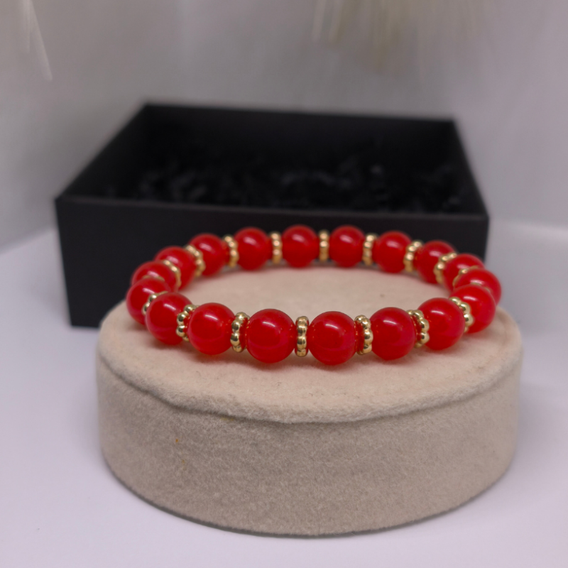 Roku darināta rokassprādze „Sarkanā enerģija“