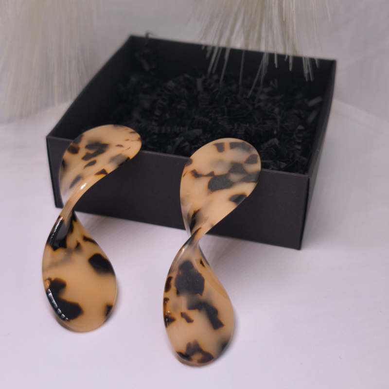 Auskari "Tuksneša vilnis"