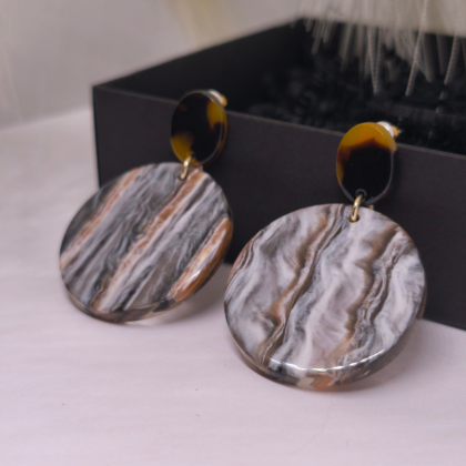 Auskari „Marmora noslēpums“