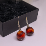 Rokas darināti auskari „Uguns deja“