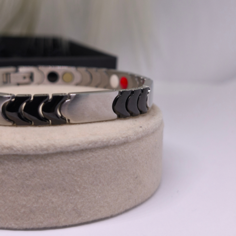 Rokassprādze „Titāna enerģija“